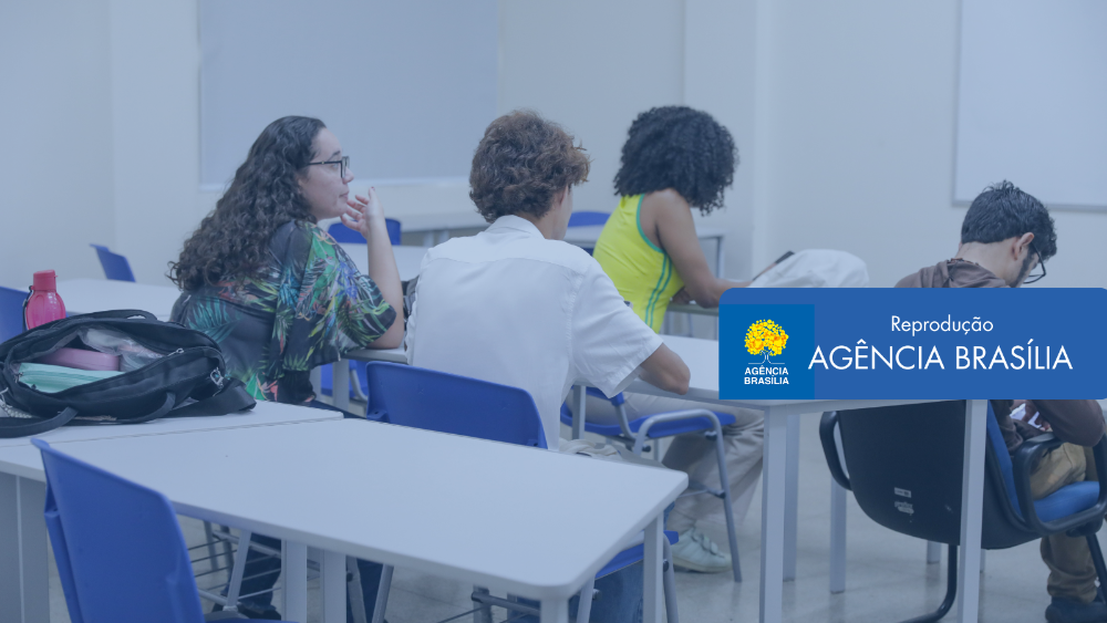 Capa da notícia: Com auxílios para mais de 500 universitários desde 2023, UnDF investe mais de R$ 6,7 milhões em assistência estudantil